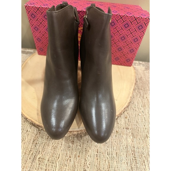Tory Burch Bristol Almond Toe Brown Calf Leather Ankle Boots Bootie Sz: 7.5 $395 - Picture 6 of 15